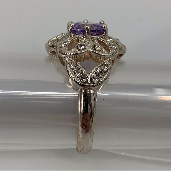 Avon Dazzling Floral Purple Cubic Zirconia Silver Tone Cocktail Ring, 10 - Picture 13 of 15